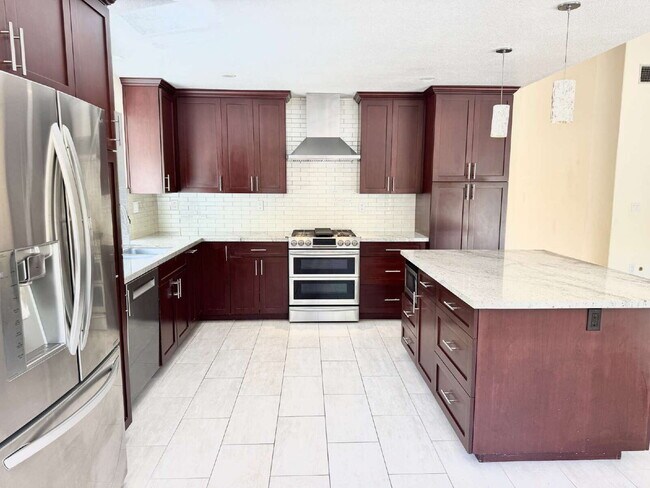 Building Photo - Bright 4 Bedroom San Jose Home With Tall Ceilings