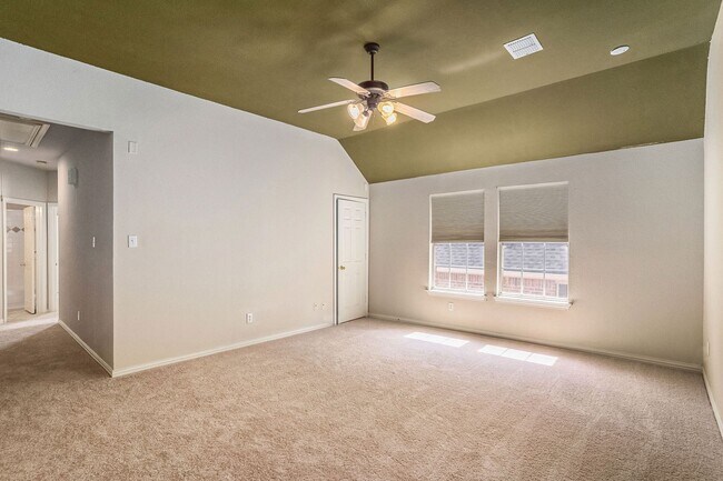 Building Photo - Beautifully Crafted 5 Bedroom 4 Bath in Flower Mound!