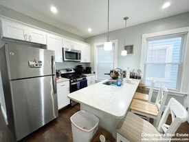 Building Photo - 147 Boston St