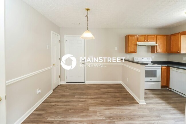 Building Photo - 3 Bedroom Pet-Friendly Home in Jonesboro, GA with Main Street Renewal