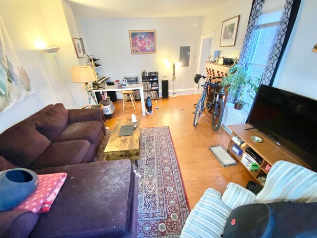 Building Photo - 36 Clarke St