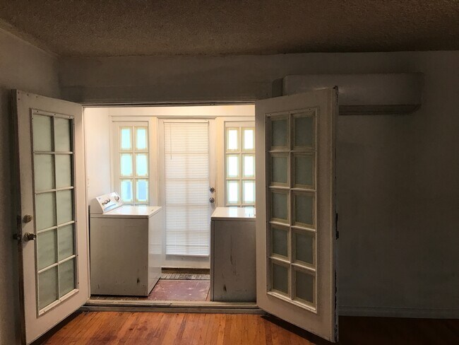 Building Photo - 18427 Bessemer St