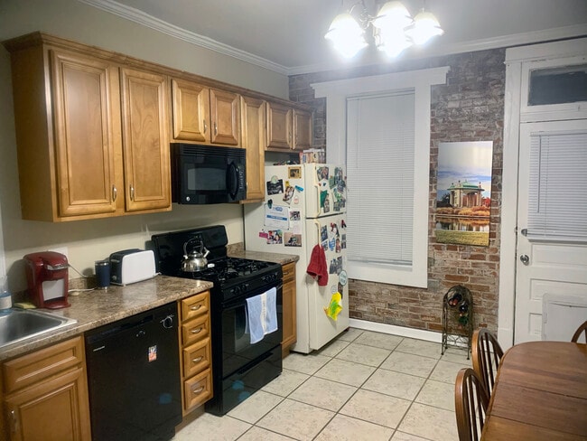 Building Photo - 4125 Juniata St