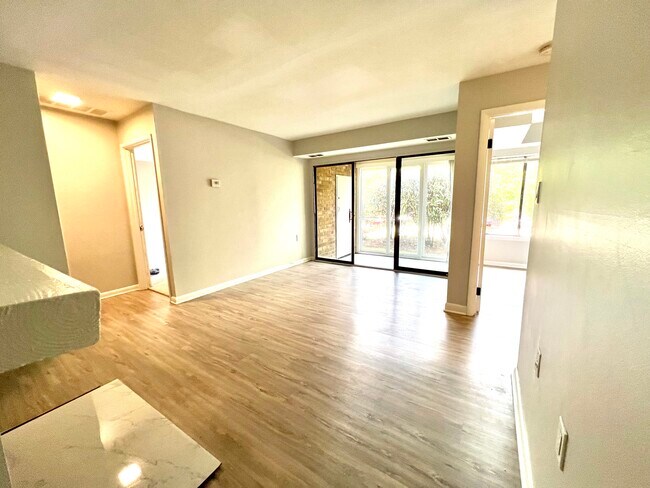 Building Photo - 10528 Cross Fox Ln