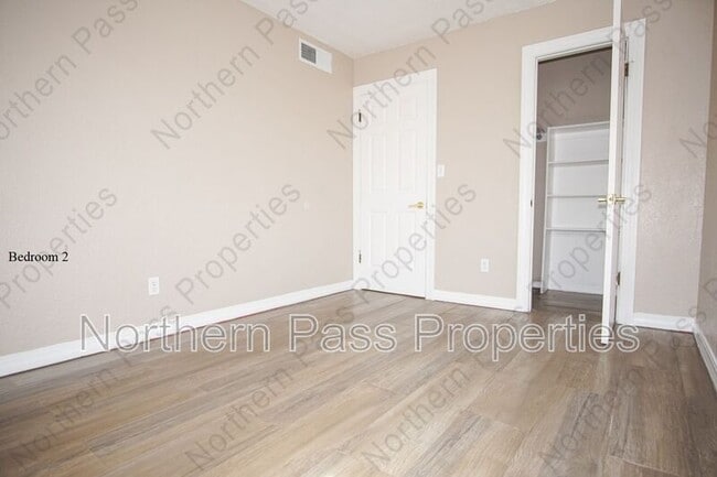 Building Photo - 1582 Bengal Dr