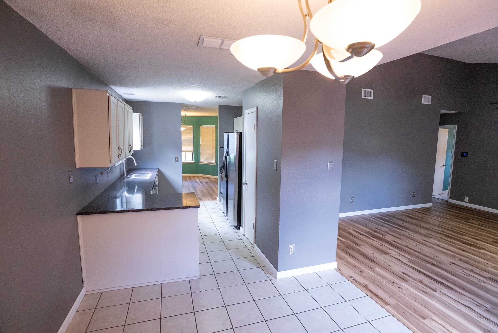 Building Photo - 9904 Briar Ridge Dr