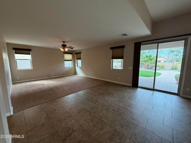 Building Photo - 722 E Sipapu Dr