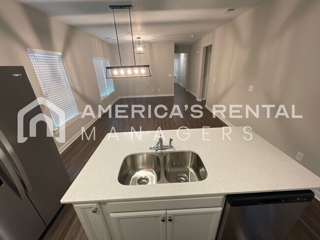 Building Photo - Home for Rent in Oak Grove, AL!!! Available to View Now!