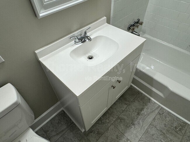 Building Photo - 616 S Boddie St