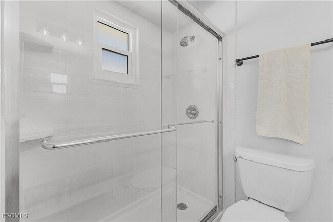 Building Photo - 116 1st St