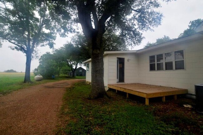 Building Photo - 2802 Co Rd 291