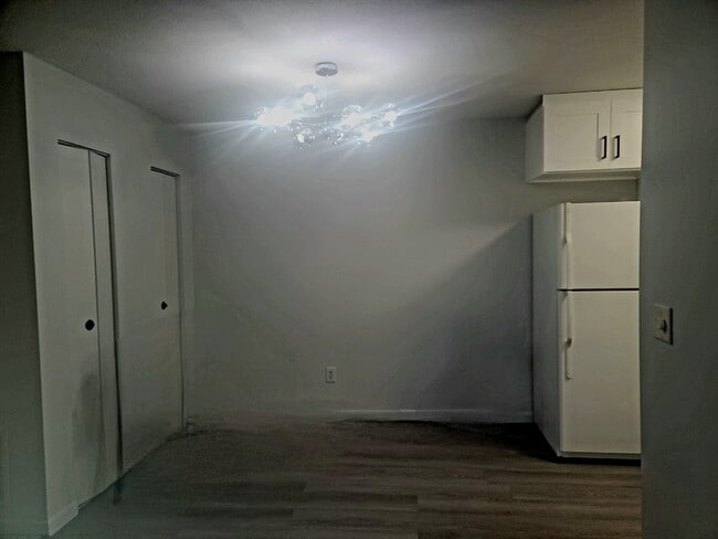 Building Photo - 5 Thayer Pond Dr