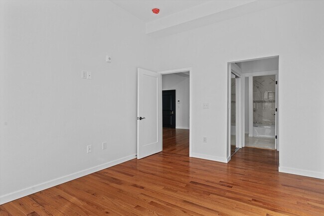 Building Photo - 280 Essex St