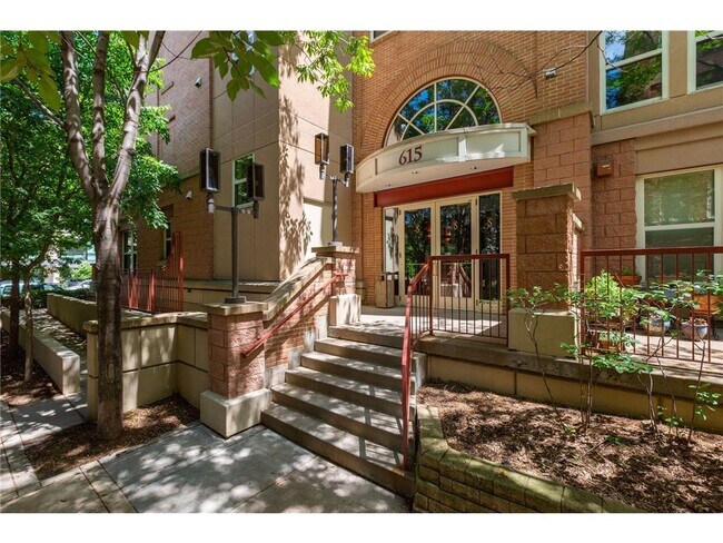 Building Photo - 615 N 1st St