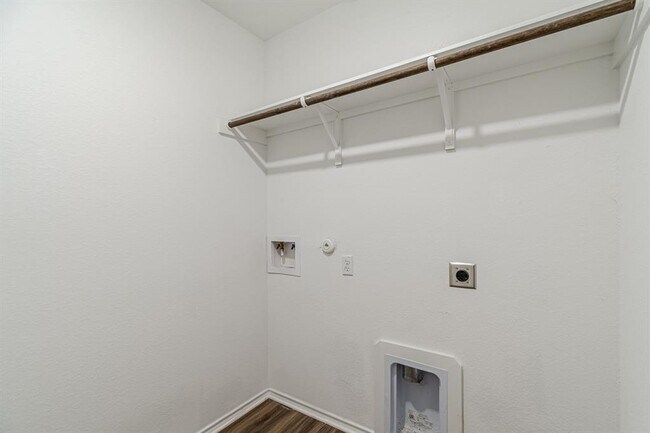 Building Photo - 341 Escondido Cir