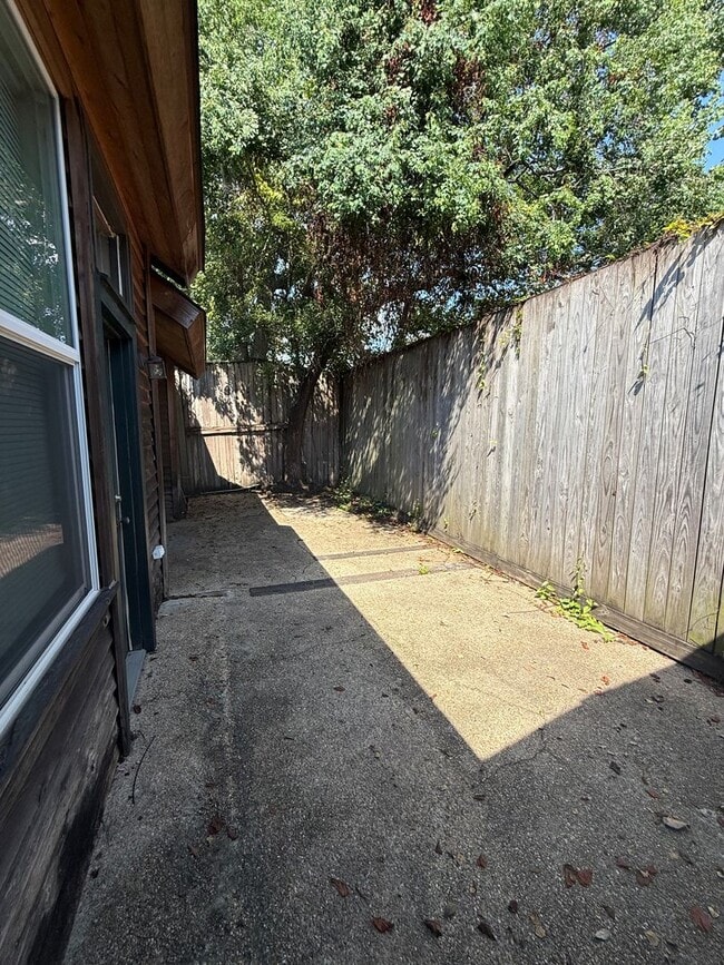 Building Photo - Great Move in Studio. Ready to be your new...