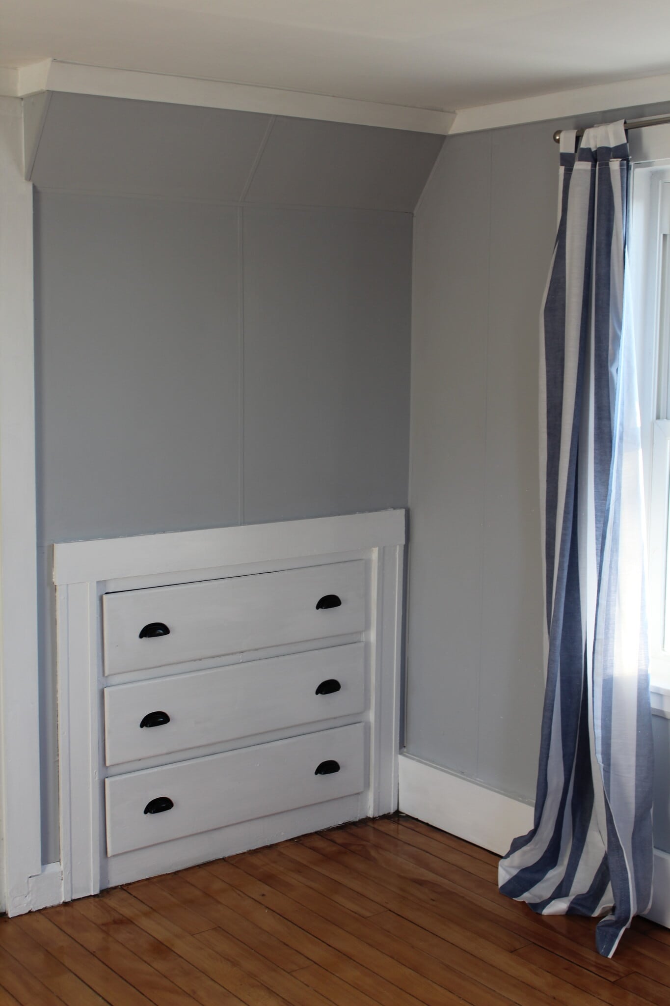 Built-ins Master bedroom. - 1011 Main St