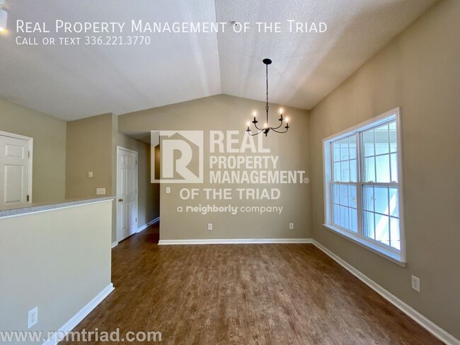 Building Photo - *Move In Special* Deacon Ridge Gated Commu...