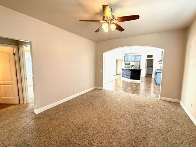 Building Photo - 3 Bedroom 2 Bath Home Available Soon!