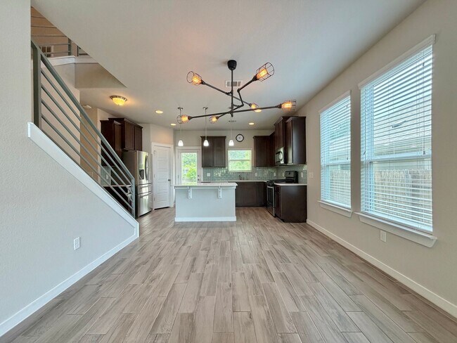 Building Photo - 5404 Bonneville Bend
