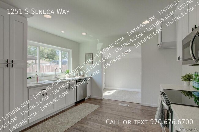 Building Photo - 1251 S Seneca Way