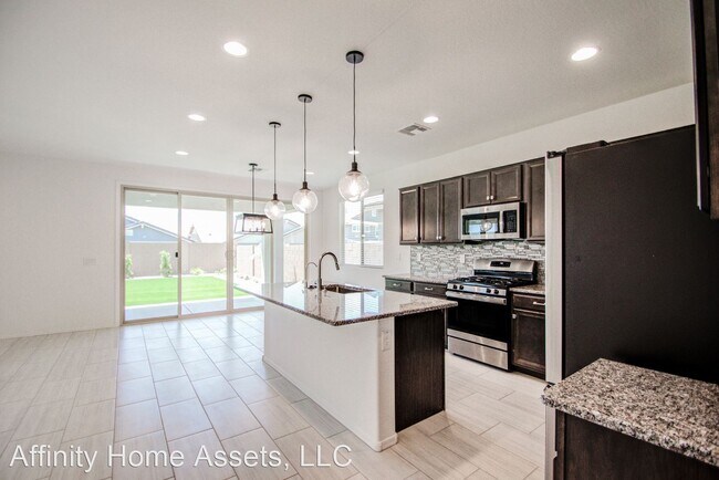 Building Photo - 5 br, 3 bath House - 7539 E OLLA Avenue