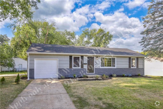 Building Photo - Stunningly Remodeled 3 Bed 1 Bath Home in ...