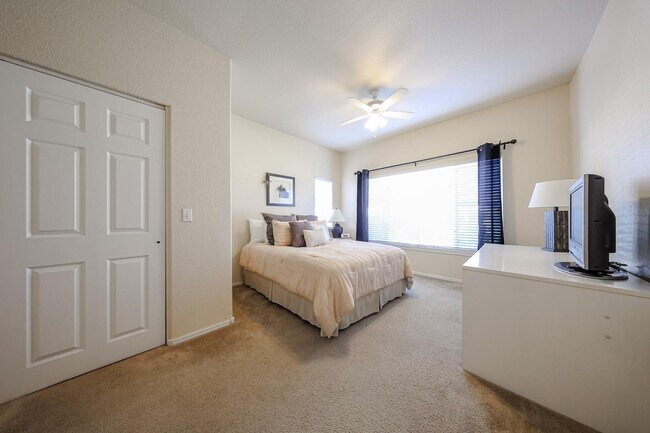 Building Photo - 3236 E Chandler Blvd