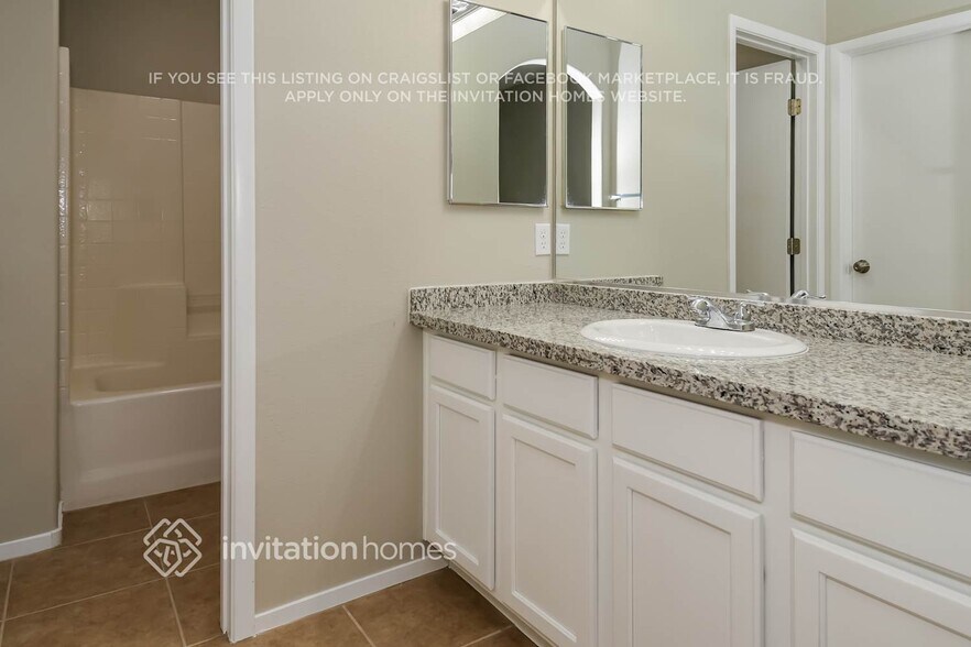 Building Photo - 6557 Shining Sand Ave