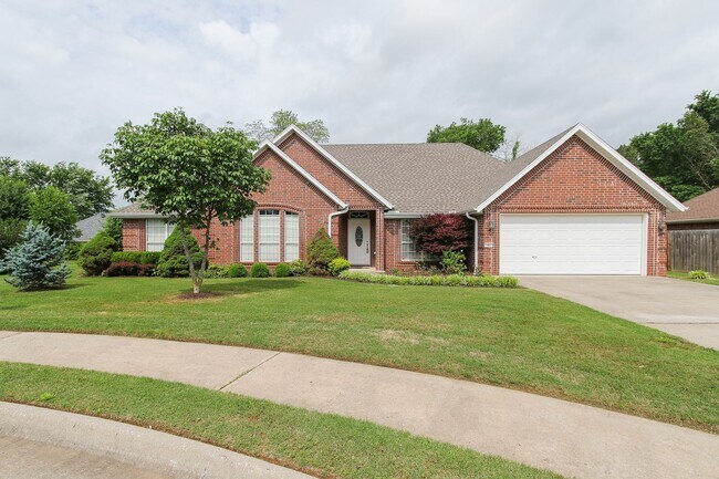 Primary Photo - Stunning 3 Bedroom Home in Farmington