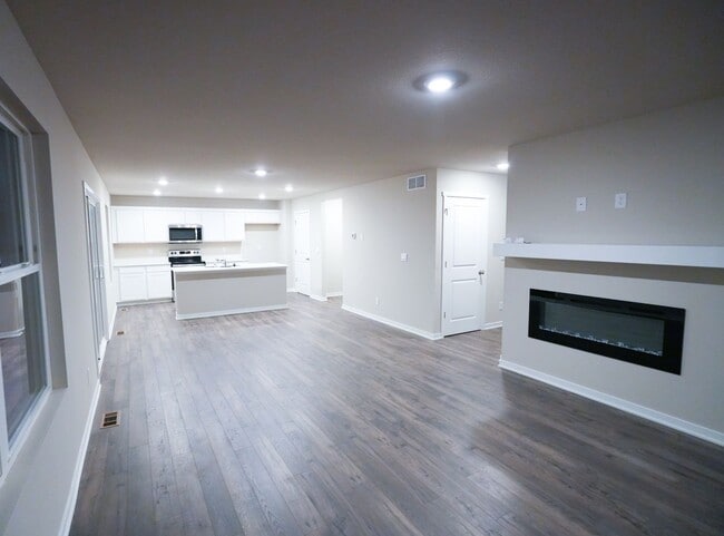 Building Photo - Stylish and Spacious 2 Story, 4-Bedroom Ho...