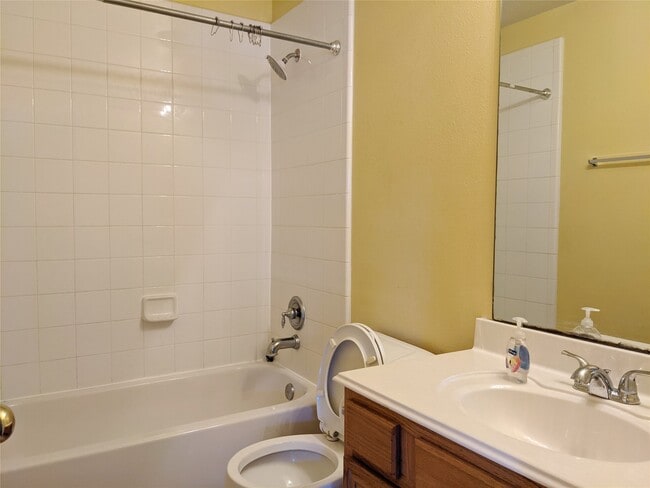 Building Photo - 3018 Rancher Hollow Ct