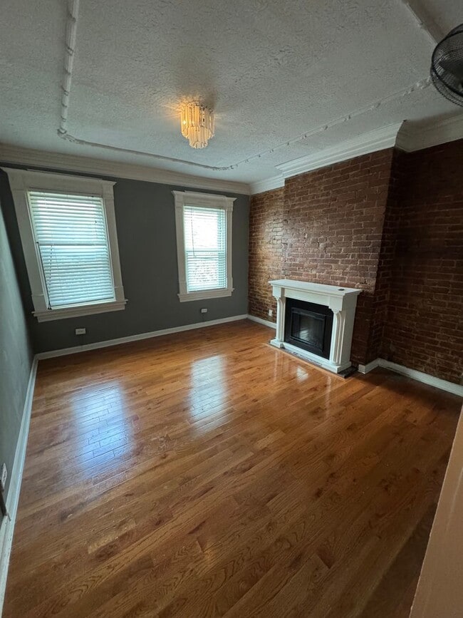 Building Photo - Charming 2 Bedroom 2 Bathroom House in Lawrenceville!