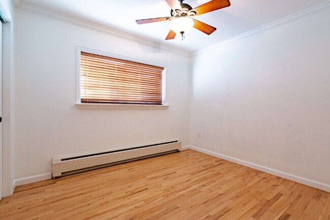 Building Photo - Stylish 2BR/2BA Condo with Patio & Parking...