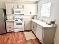 Building Photo - 672 E 950 S
