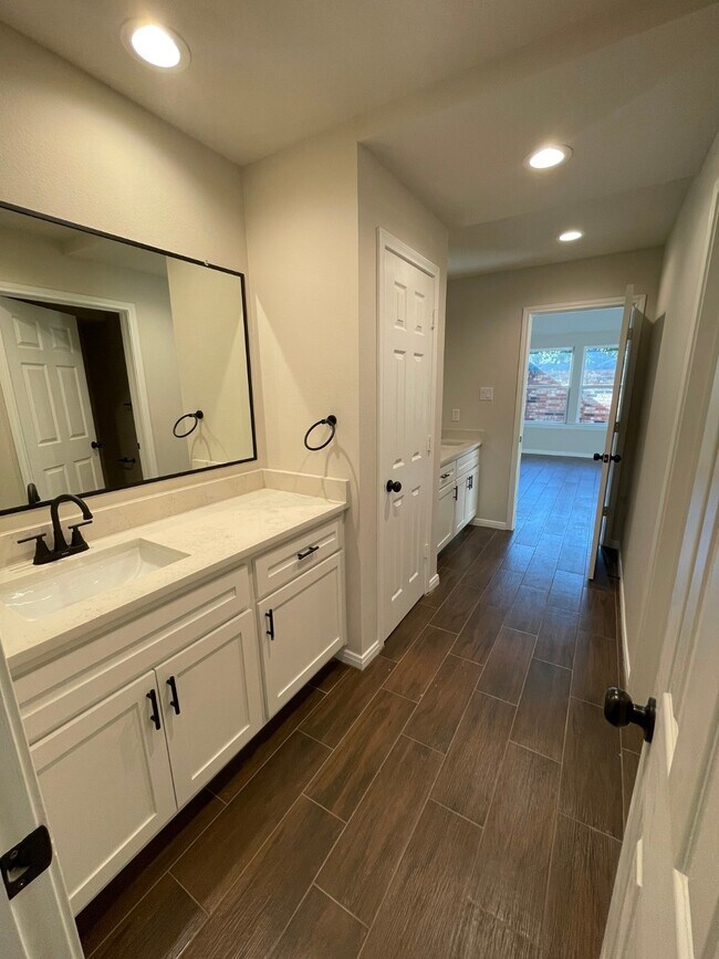 Building Photo - 13122 Stillington Dr