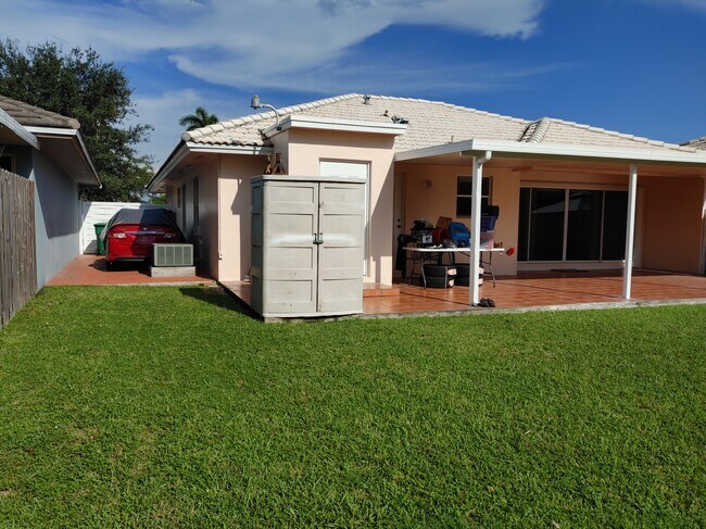 Building Photo - 894 NW 134th Pl