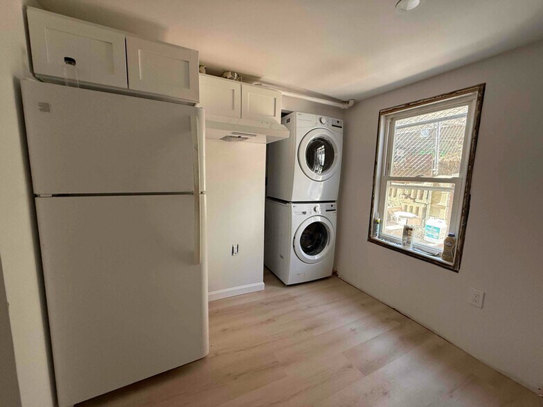 Building Photo - 35 Jamaica St