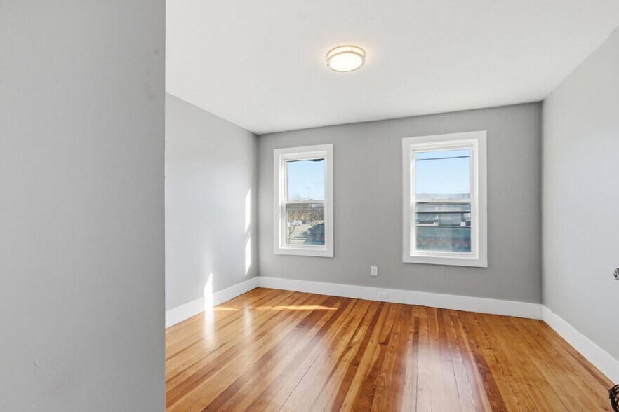 Building Photo - 5 Atwood Ave