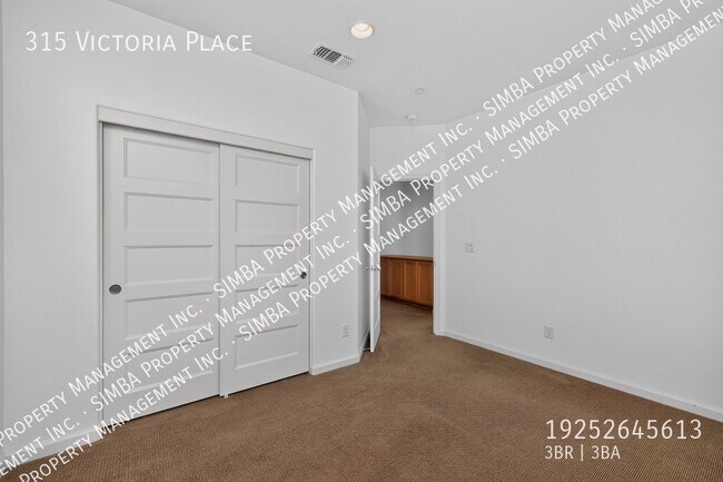 Building Photo - 315 Victoria Pl