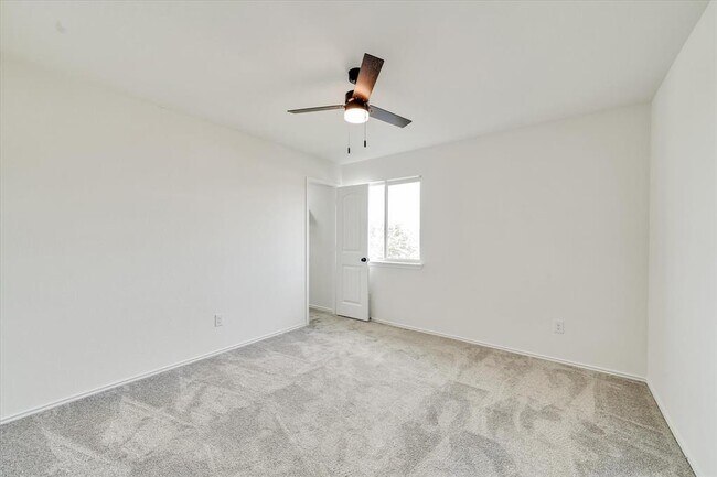 Building Photo - 1109 Ibis Falls Loop
