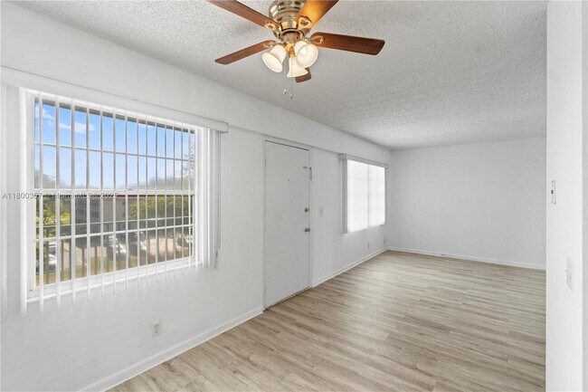 Building Photo - 300 SW 134th Way