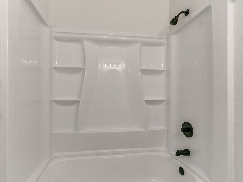 Building Photo - 911 Crabtree Cove