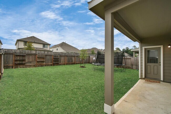 Building Photo - 2832 Madison Dr