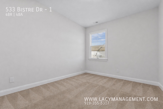 Building Photo - 533 Bistre Dr