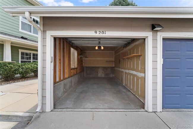 Building Photo - 9569 Pearl Cir