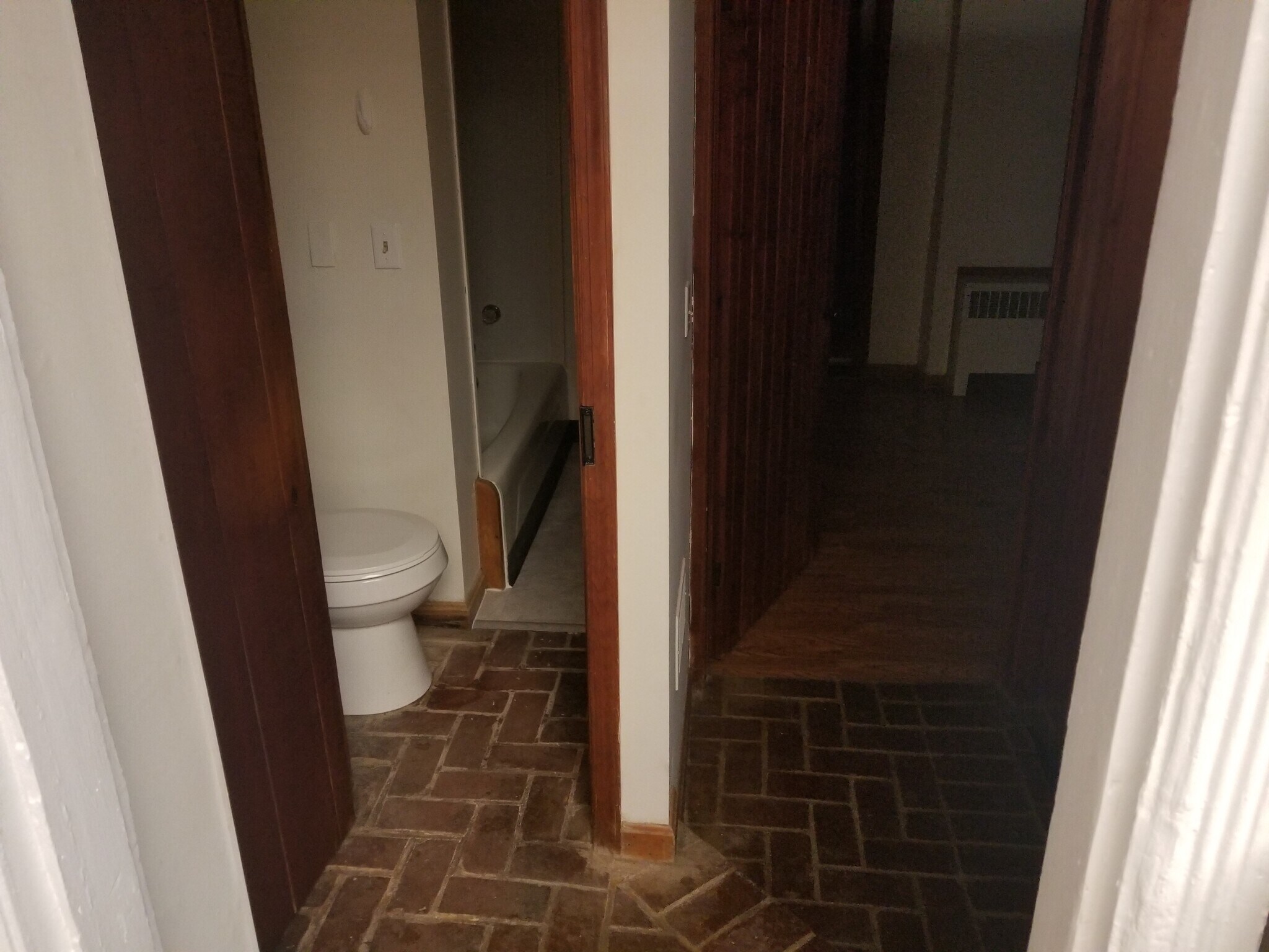 Building Photo - 307 N Market St