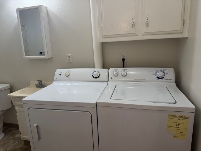 Building Photo - 2868003/60