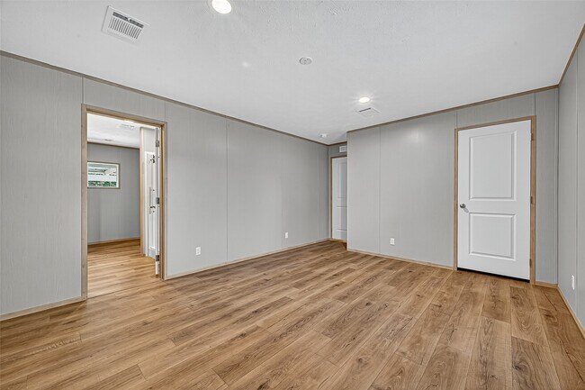 Building Photo - 1115 1 Oak Chase Rd