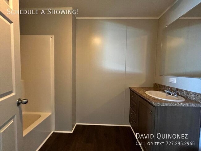 Building Photo - 5710 Kelso-